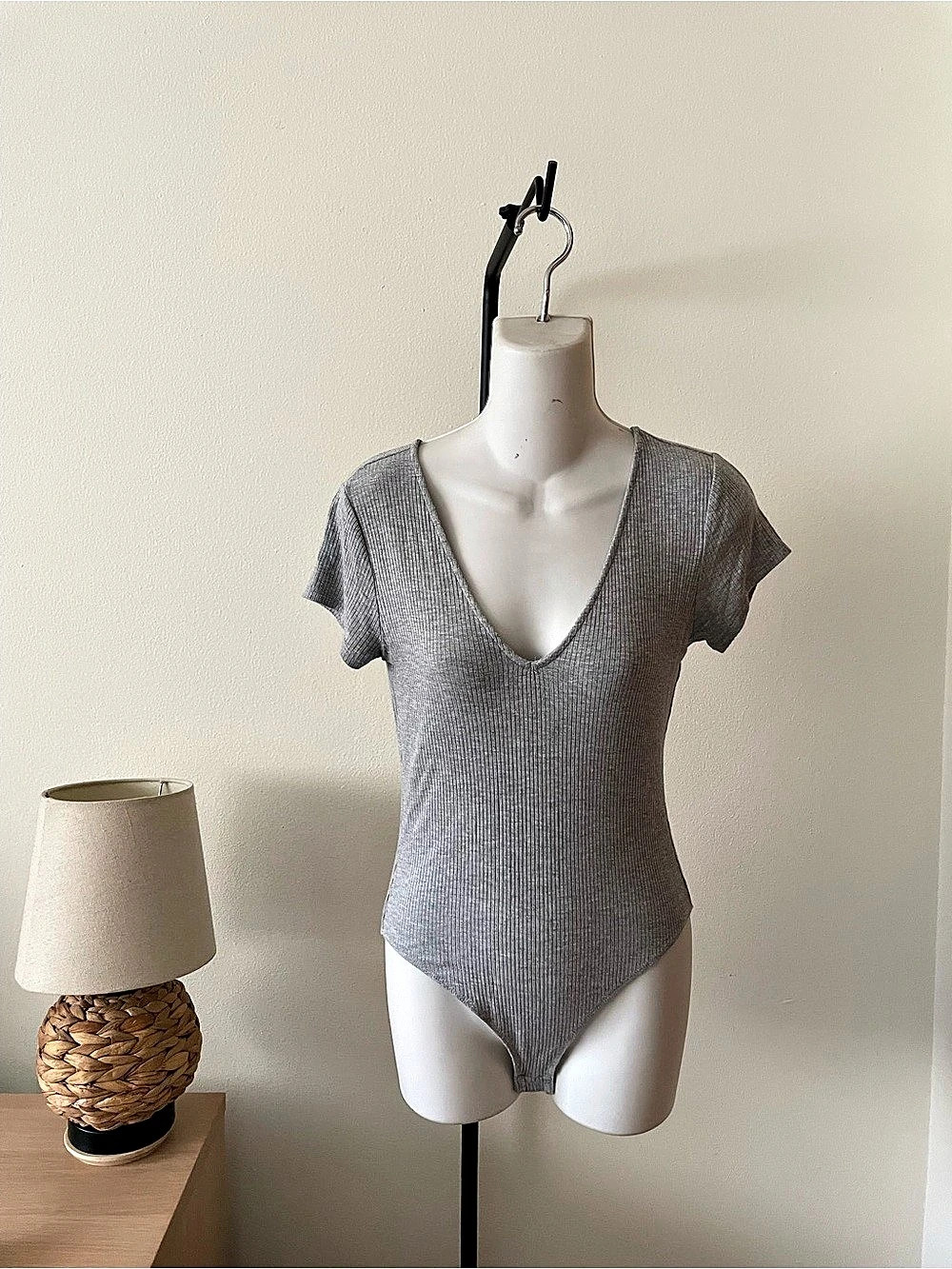 Forever 21 Ribbed V-Neck Bodysuit in Gray Size Medium